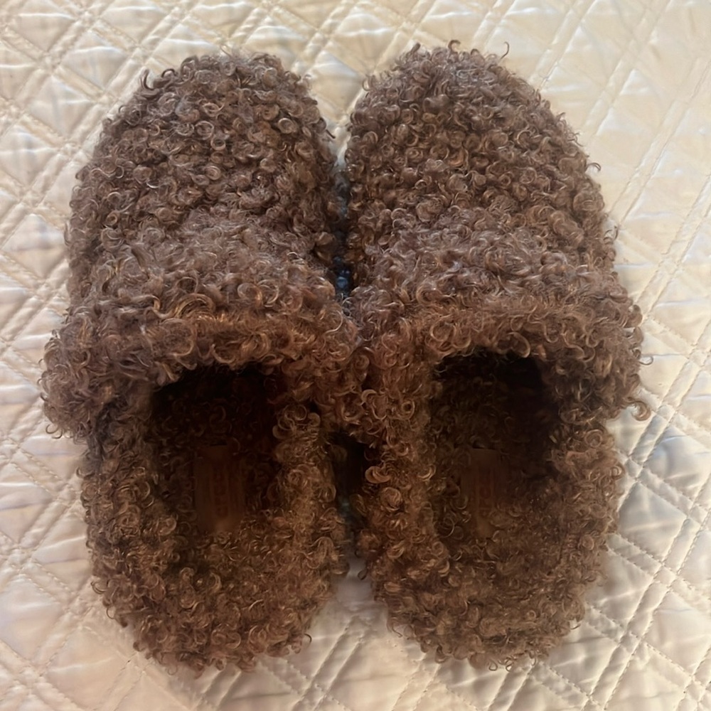 Fuzzy Crocs - New